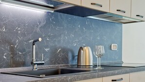 Coffee/tea maker, fridge, microwave, oven - Bridge of Angels Modern and Central Apartment! (Vicenza)