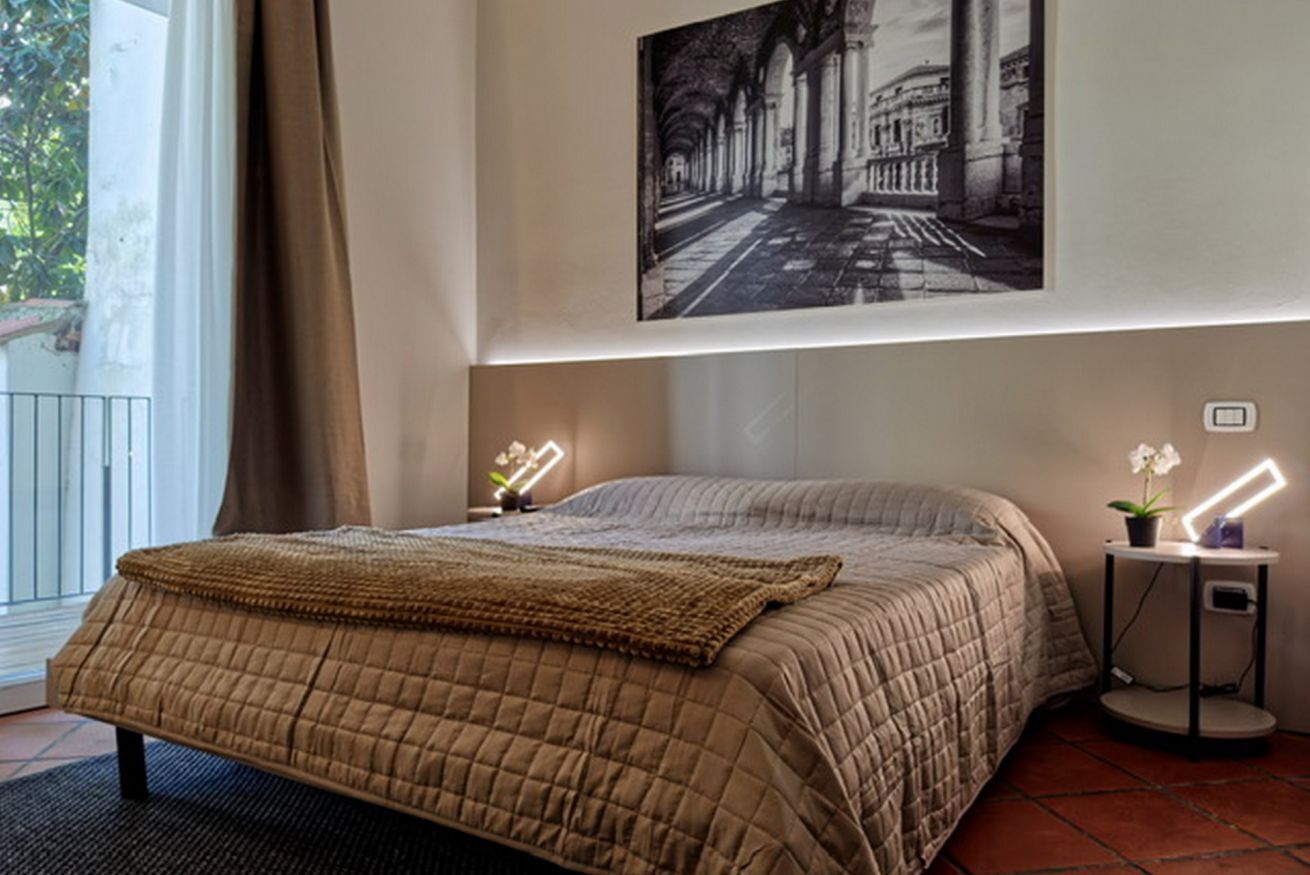 1 camera, ferro/asse da stiro, Wi-Fi