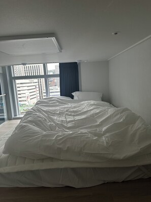 4 bedrooms, WiFi, bed sheets