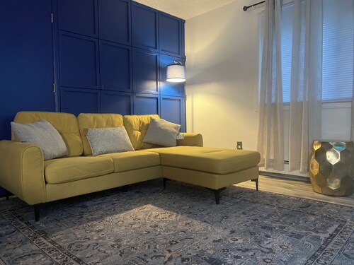 Minutes from downtown Anchorage quiet, gorgeous two bedroom!  