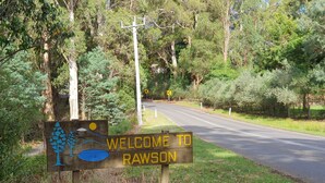 A welcome sign to Rawson with a road in the background. - Al'May Rawson escape, family cottage.
Entire Home in Rawson, Australia  (Rawson)