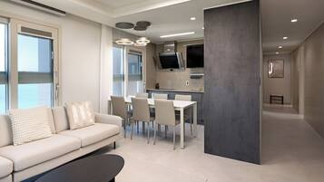 Terrace Suite Three Room with City view | Free WiFi