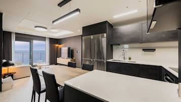 Ocean Terrace Suite Two Room | Servicio a la habitación