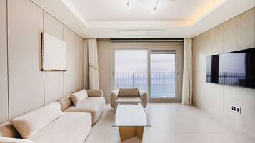 Ocean Terrace Suite Three Room | Beach/ocean view