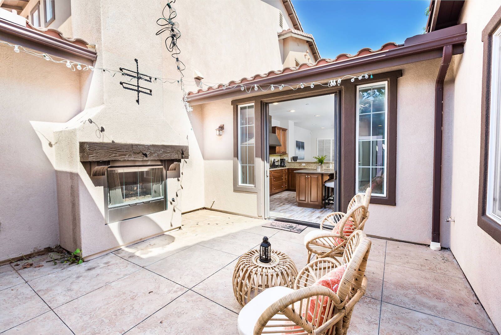 1st Floor BDR｜Communal Pool｜Backyard With Furniture #40818