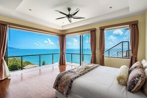 3 bedrooms, in-room safe, desk, laptop workspace