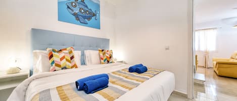 4 bedrooms, in-room safe, desk, iron/ironing board