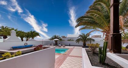 Casa Guayre - Private Pool, BBQ, Air-Con and Ping-Pong By Lanzarote Vacation Homes