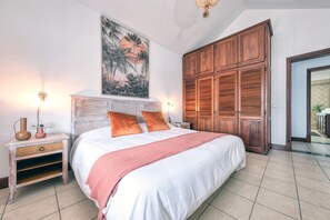 3 bedrooms, desk, iron/ironing board, free WiFi - Casa Guayre - Pool, BBQ, AACC and Ping-Pong By LVH (Puerto Calero)