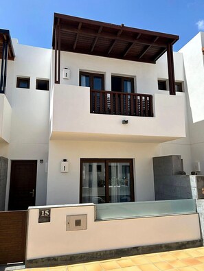 Unclassified image, 3 of 31, button - Casa Bleu - Duplex - Pool and BBQ By LVH (Puerto Calero)