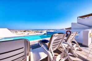 A heated pool - Lava and Sea • Pool, BBQ and Sea View (Playa Blanca)