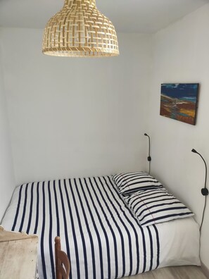2 bedrooms, iron/ironing board, WiFi, bed sheets - Maisonnette en Bord de mer Dans un Havre de Nature (Plougonvelin)