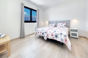 2 bedrooms, desk, free WiFi, bed sheets - Casa Toni - Next to the Beach By LVH (Puerto del Carmen)