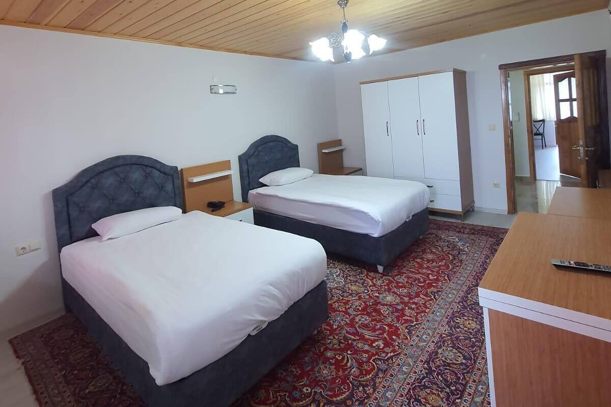 2+1 Family Room | Sengetøy av topp kvalitet, blendingsgardiner og lydisolert