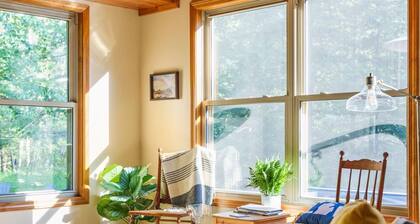 Firefly Lodge! Boardman River! Hot Tub! Woodstove!