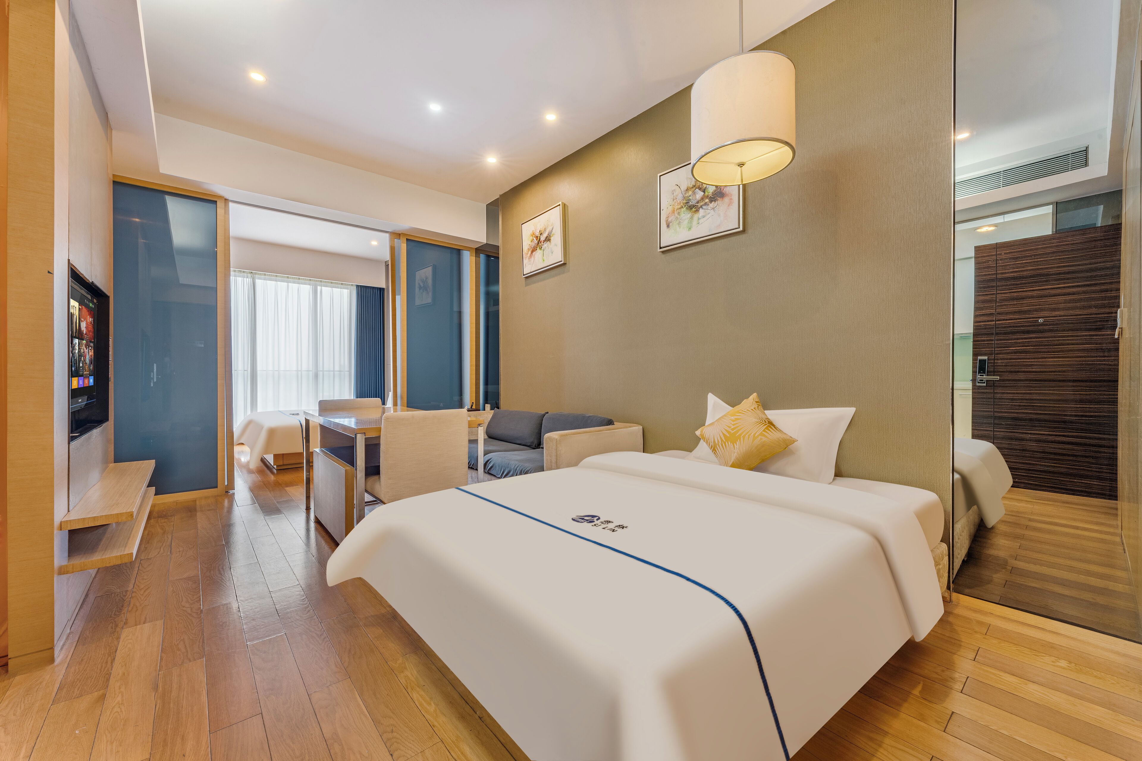 Leilighet – business | Sengetøy av topp kvalitet, skrivebord, wi-fi (inkludert) og sengetøy