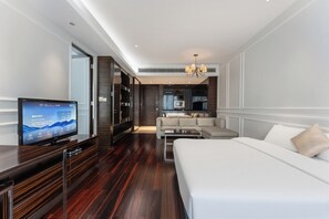 Premium bedding, desk, free WiFi, bed sheets - Side Apartment (Guangzhou)