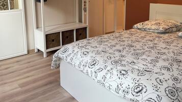 1 bedroom, iron/ironing board, WiFi, bed sheets