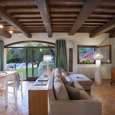 Casale Degli Ulivi 10 2 Emma Villas