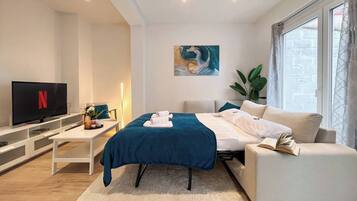 1 Schlafzimmer, Schreibtisch, Bügeleisen/Bügelbrett, Reisekinderbett