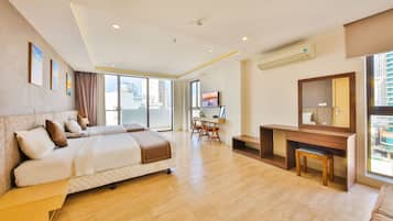Phòng 4 dành cho gia đình, quang cảnh thành phố | Bộ đồ giường cao cấp, chăn bông, nệm cao su hoạt tính (memory foam)