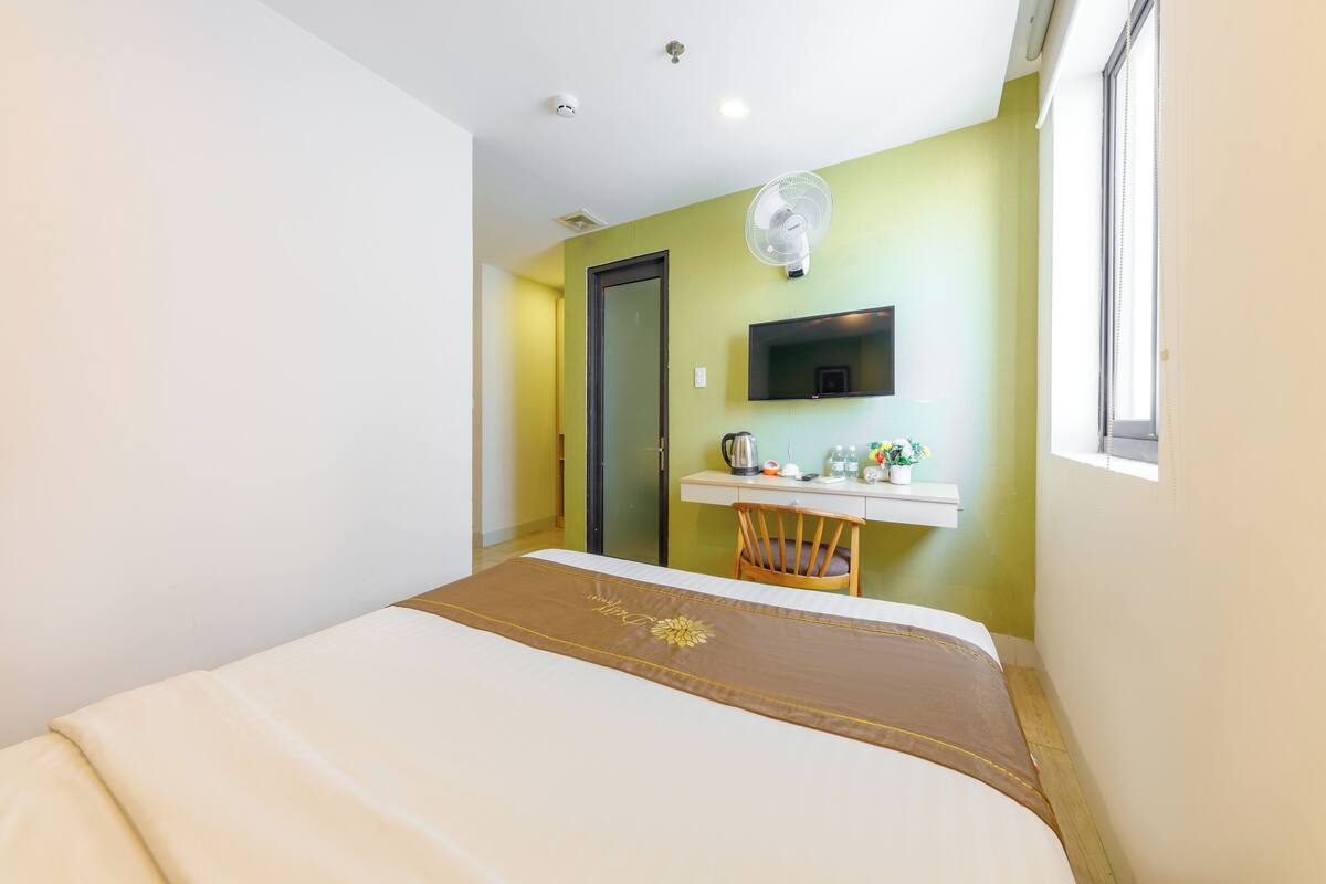 Standard Double Room | Premium bedding, down comforters, memory foam beds, minibar
