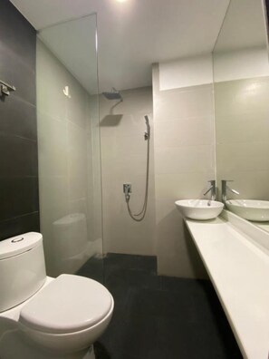 Bathroom - Holiday Inn Hotel (Da Nang)