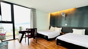 Quadruple Room | Soundproofing, free WiFi, bed sheets - Holiday Inn Hotel (Da Nang)
