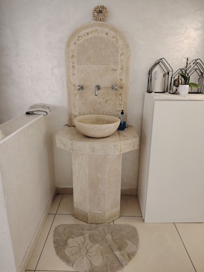 Handtücher, Seife, Toilettenpapier