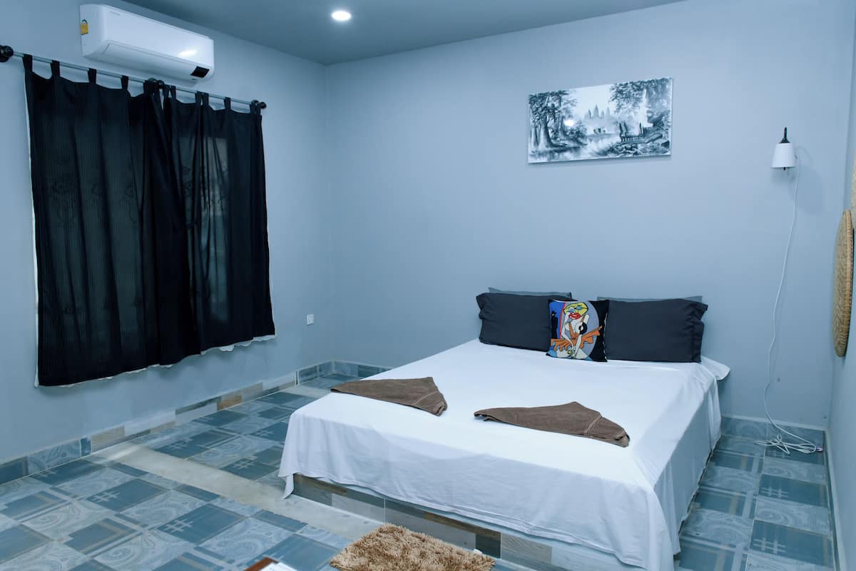 Deluxe Double Room, Garden View | Individually decorated, free WiFi