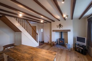 Interior - Cosy cottage with a fabulous pub on your doorstep! (Westow)
