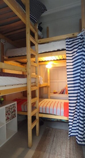 2 bedrooms, bed sheets