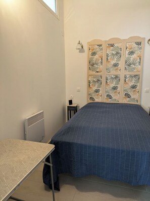 2 室のベッドルーム、ベッドシーツ