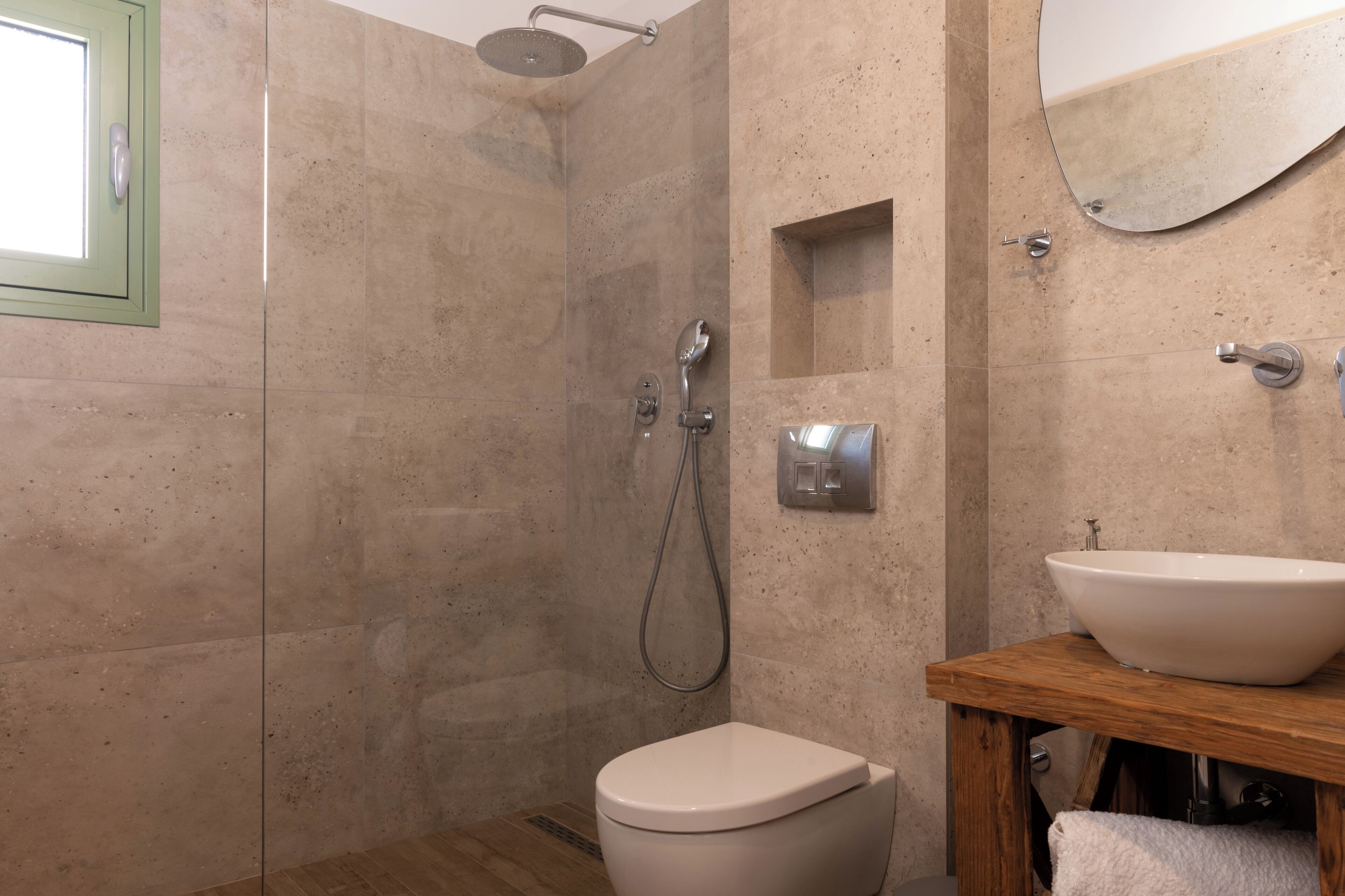 淋浴设施、吹风机、毛巾、肥皂