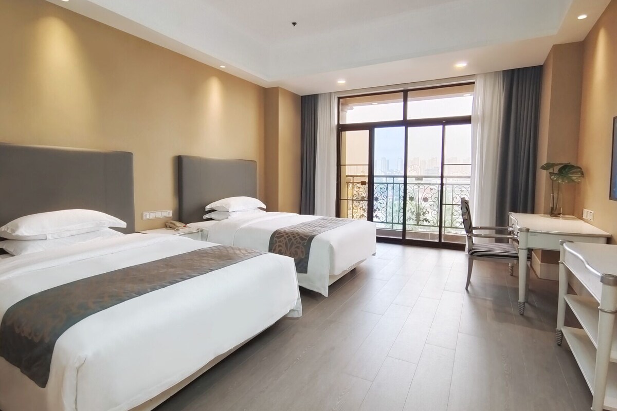 Comfort Room, Berbilang Katil, Non Smoking, Courtyard View | Kalis bunyi, Wi-fi percuma, cadar katil 