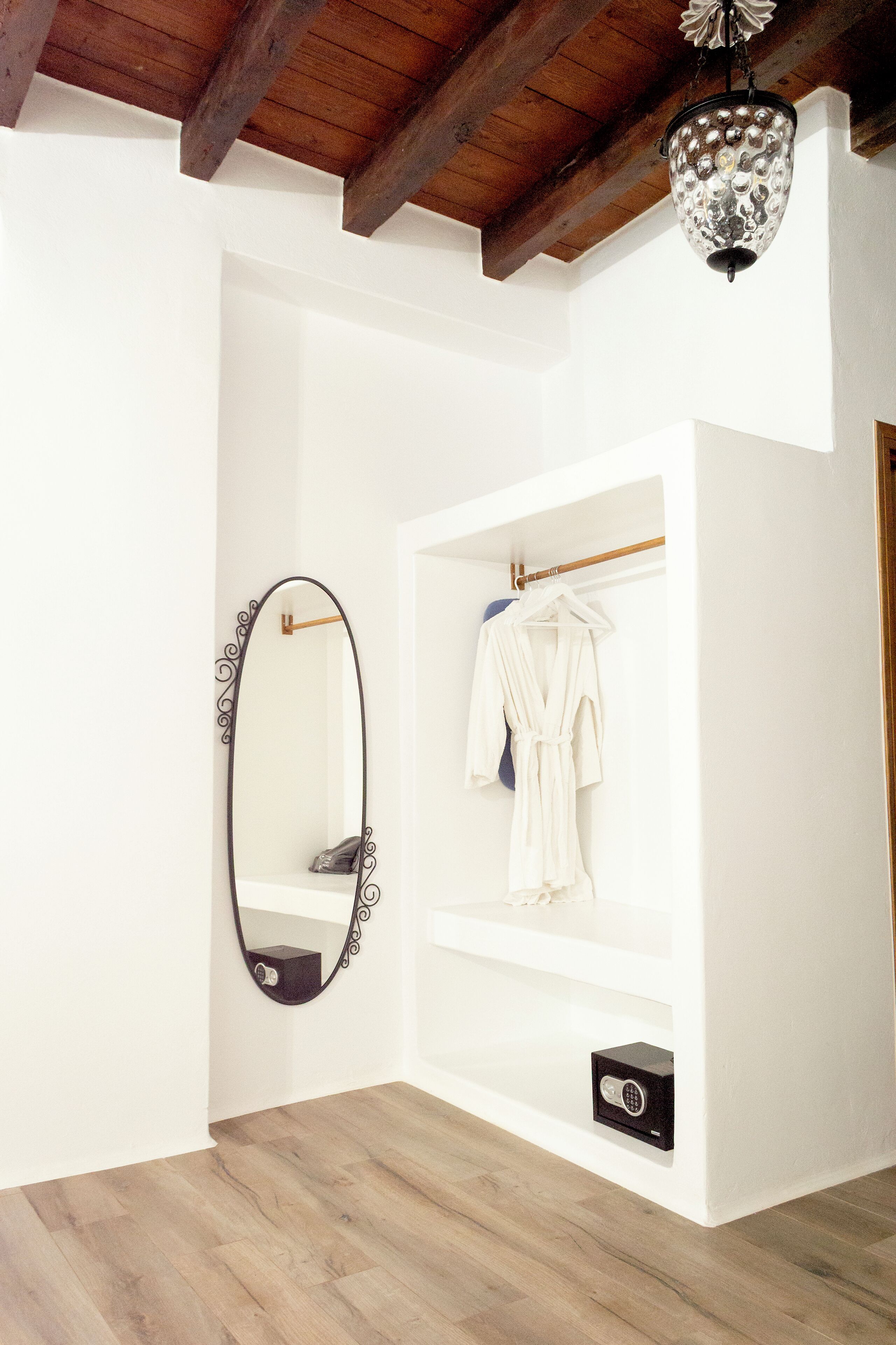 Apartment, 1 Bedroom, Non Smoking, Kitchen | Wardrobe