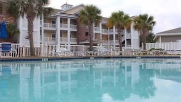 7 piscinas al aire libre