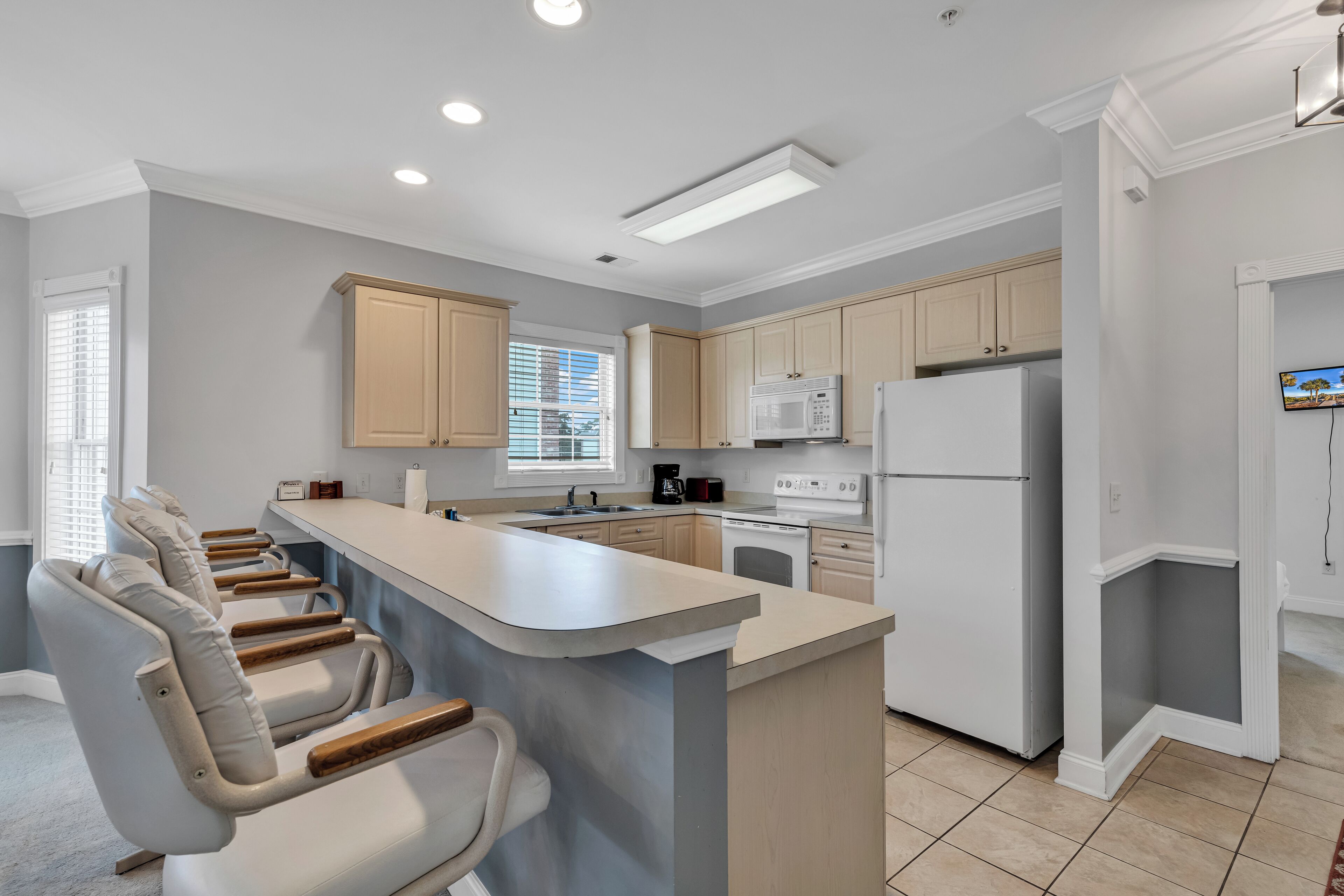 Signature Condo, Multiple Beds, Non Smoking, Golf View | Private kitchen | Fridge, microwave, oven, stovetop