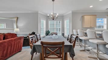 Signature Condo, Multiple Beds, Non Smoking, Golf View | In-room dining