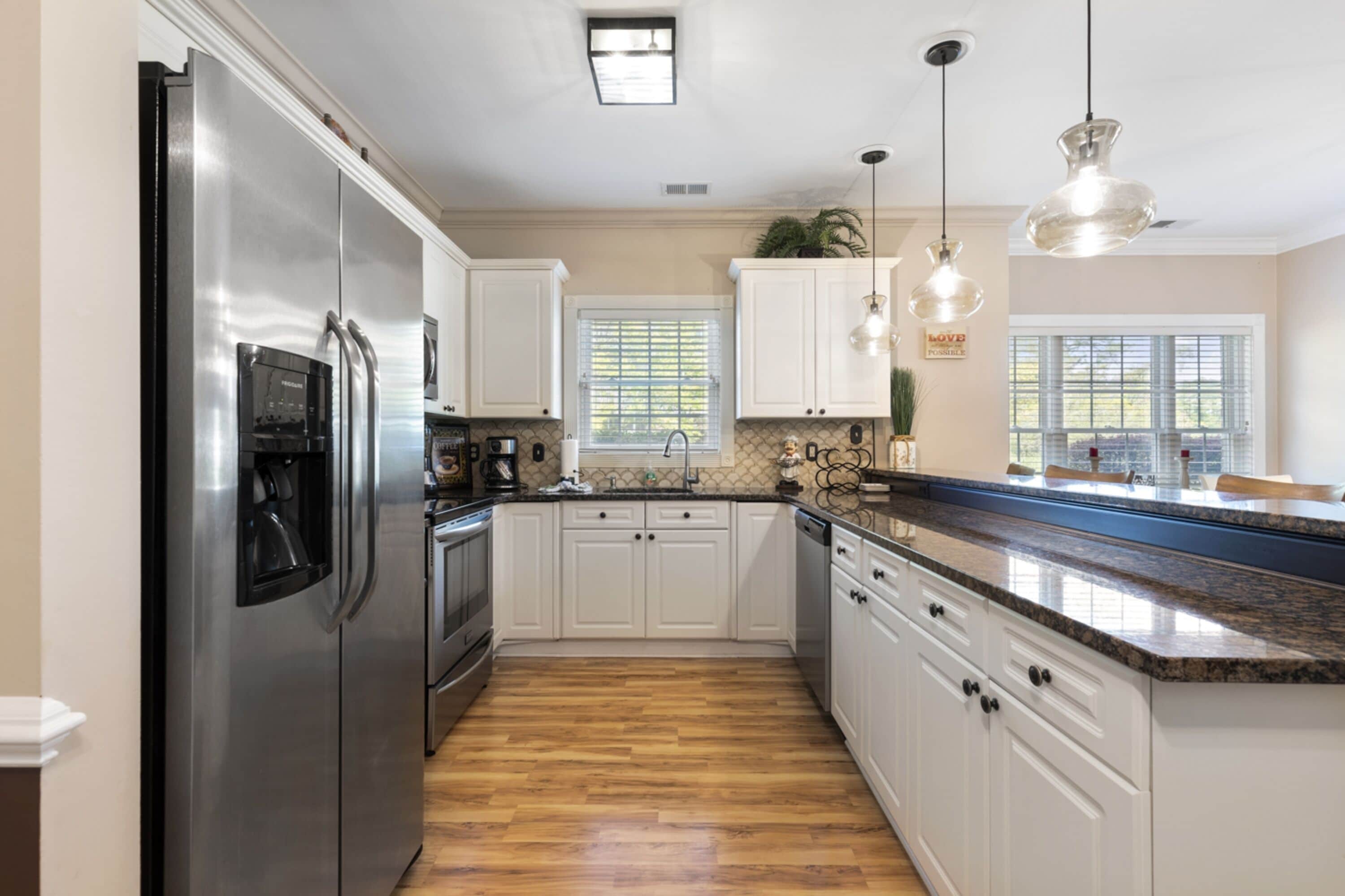 Apartamento Signature, 3 habitaciones, patio, vistas al campo de golf | Cocina privada | Frigorífico, microondas, horno y placa de cocina