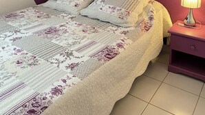2 Schlafzimmer, Bügeleisen/Bügelbrett