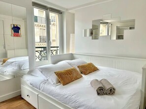1 habitación, tabla de planchar con plancha, wifi y ropa de cama 