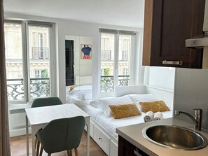 1 chambre, fer et planche à repasser, Wi-Fi, draps fournis