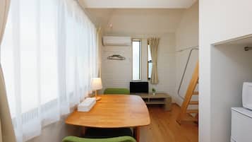基本公寓, 非吸煙房 (For two-person, 2F) | 1 間臥室、免費無線上網、床單
