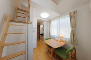 Accommodates two-person, Single Size, Non Smoking