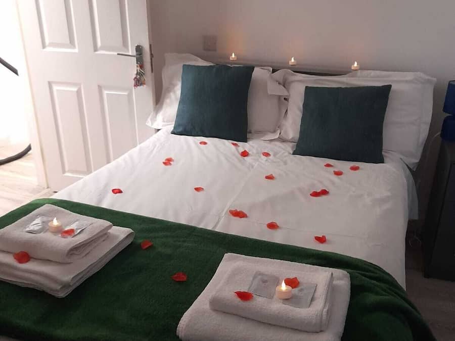 Standard Double Room | Free WiFi, bed sheets