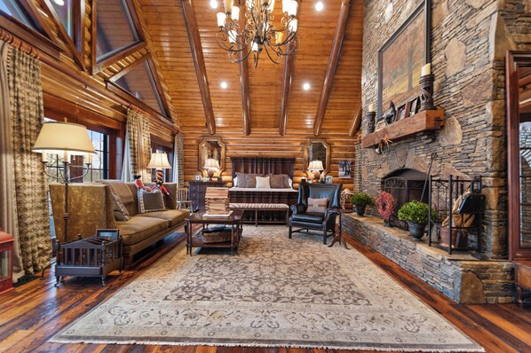 Interior - Heritage Lodge - New! (Versailles)