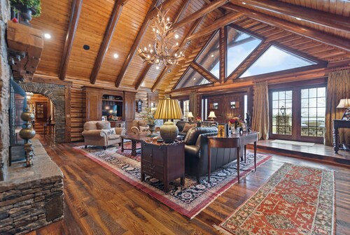 Heritage Lodge - New!