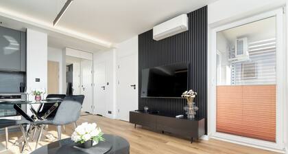 Bright Apartment Rzeszów by Renters