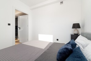 1 bedroom, bed sheets - Bright Apartment Rzeszów by Renters (Rzeszów)